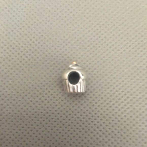 RETIRED authentic Pandora charm (cupcake) - Picture 4 of 4